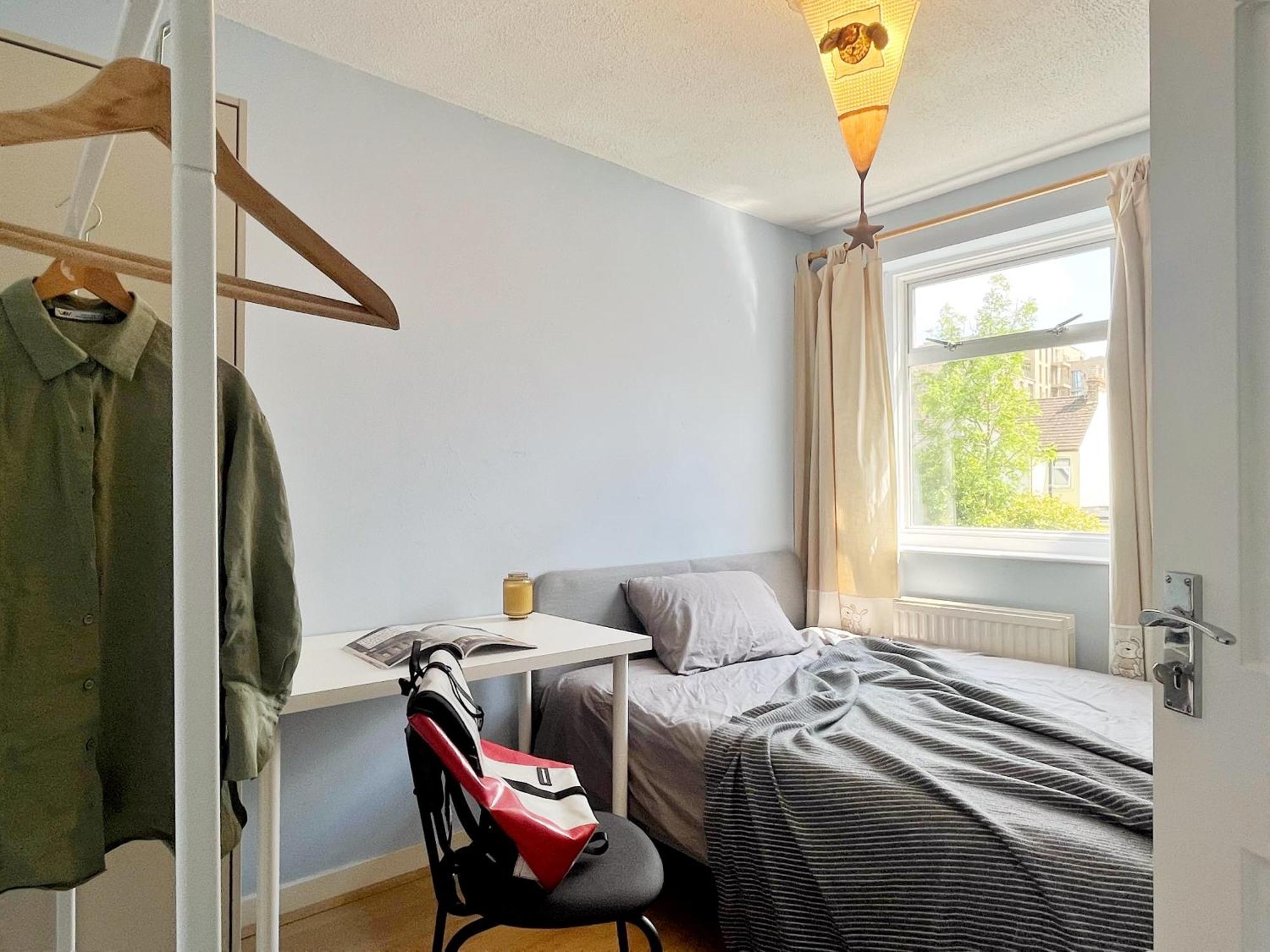 Cozy Sunlit Room In West London Yiewsley Exterior photo